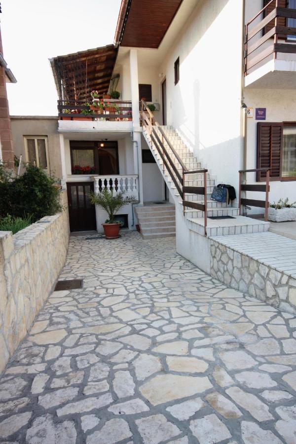Apartment Vrbnik 5301B Экстерьер фото