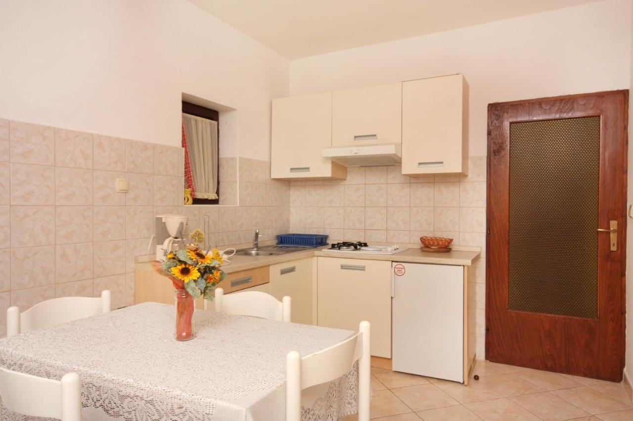Apartment Vrbnik 5301B Экстерьер фото