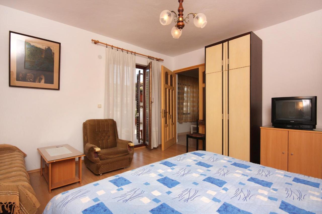 Apartment Vrbnik 5301B Экстерьер фото